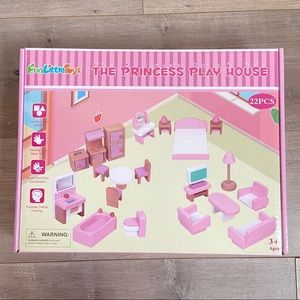 Wooden dollhouse accessories